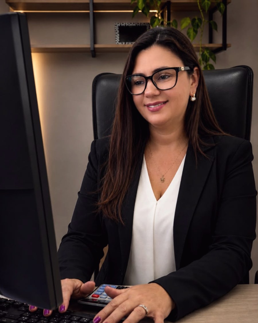 Liziane Louzada, contadora responsável